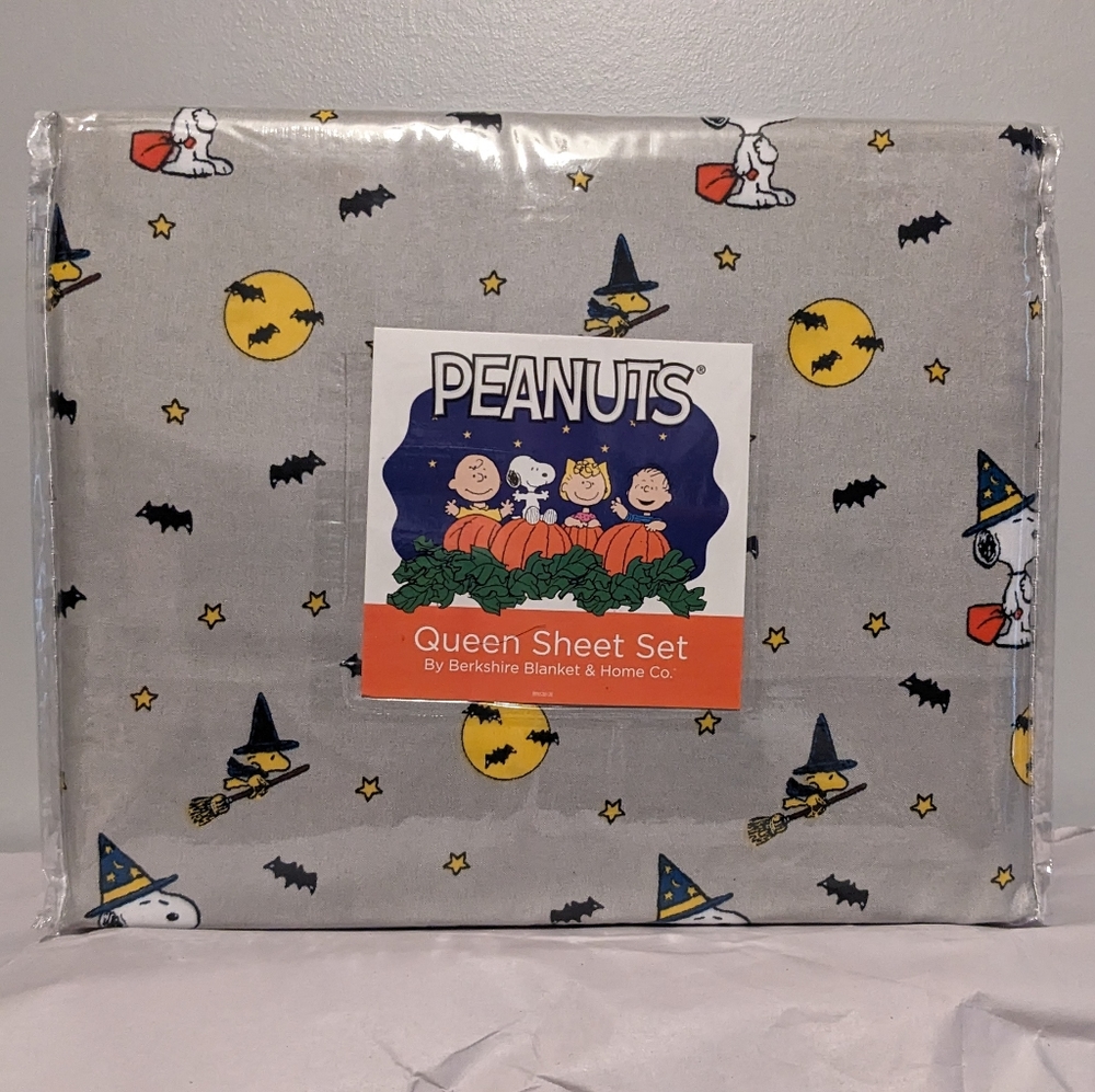 Peanuts Charlie Brown Halloween Bed Queen sheet set Snoopy Woodstock Berkshire